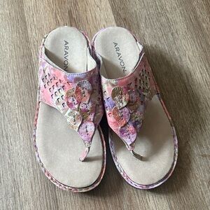 ARAVON Thong Sandals